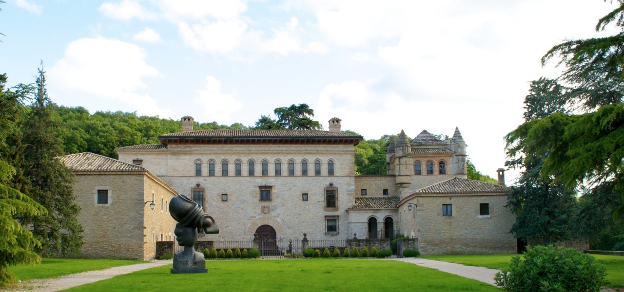 Señorío de Otazu Palace, s-XIV